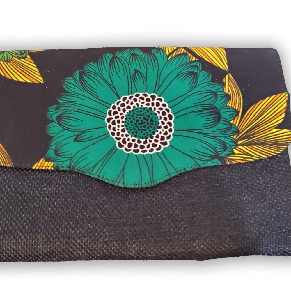 AyoMi Signature Clutch